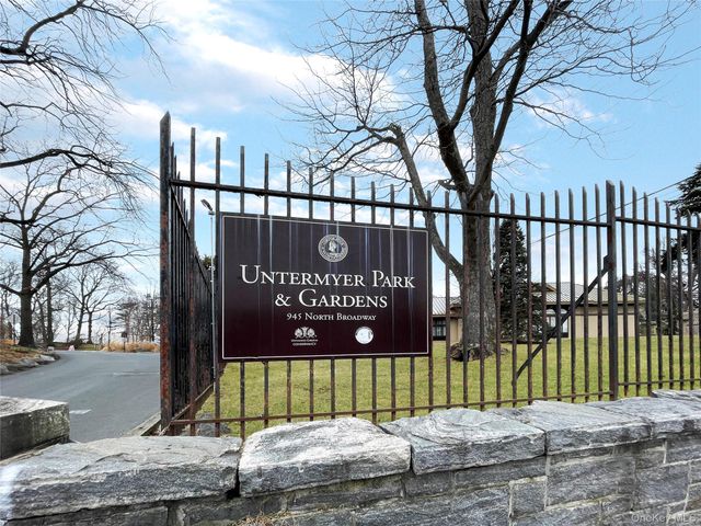 6 DeHaven Drive 1E, Yonkers, NY 10703