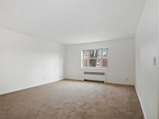 6 DeHaven Drive 1E, Yonkers, NY 10703