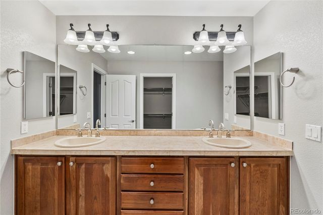 7560 S Biloxi Court, Aurora, CO 80016