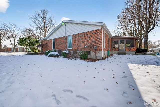 3701 Harmann Estates Drive, Bridgeton, MO 63044