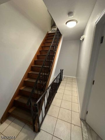 360 New St 3, Newark City, NJ 07103