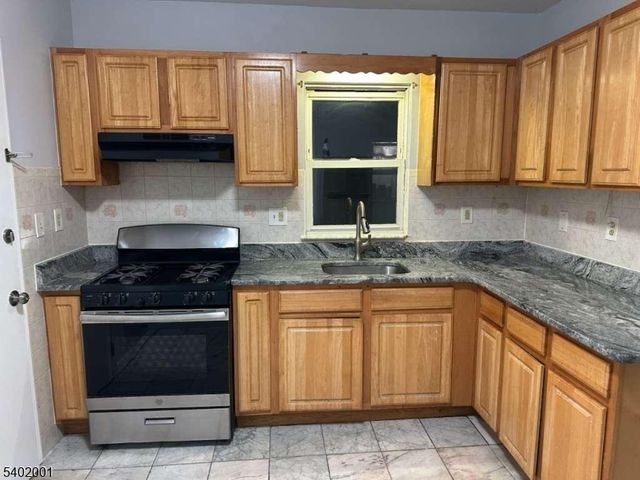 360 New St 3, Newark City, NJ 07103