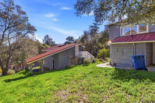 108 Santa Maria Avenue, Portola Valley, CA 94028