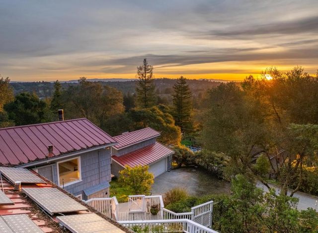108 Santa Maria Avenue, Portola Valley, CA 94028