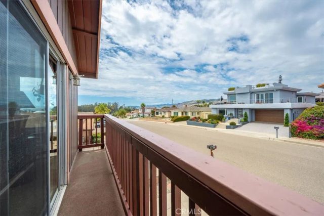 360 Ocean View Avenue, Grover Beach, CA 93433