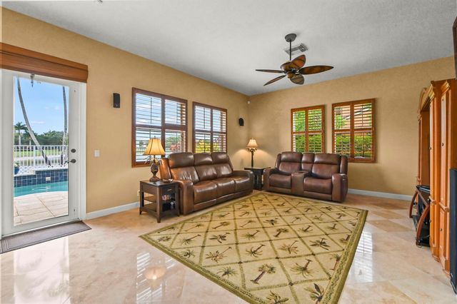458 Cresta Circle, West Palm Beach, FL 33413