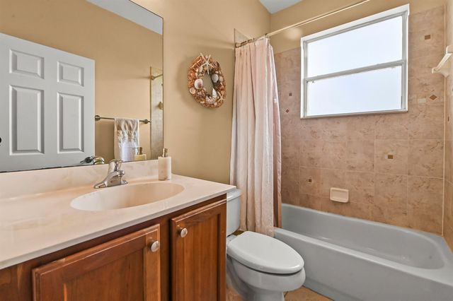 458 Cresta Circle, West Palm Beach, FL 33413