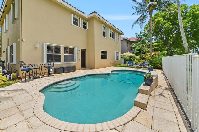 458 Cresta Circle, West Palm Beach, FL 33413