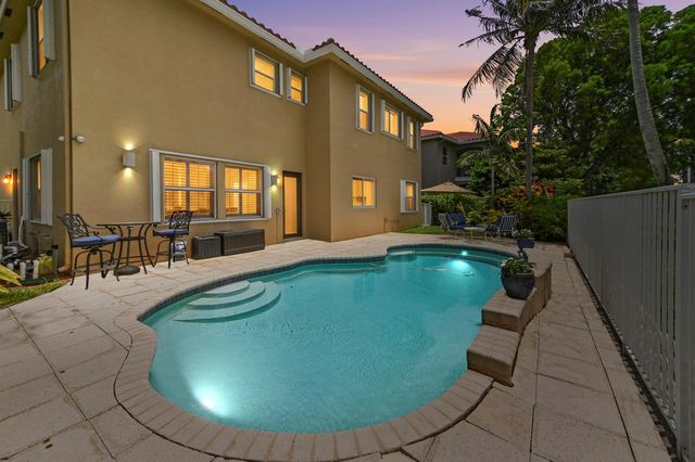 458 Cresta Circle, West Palm Beach, FL 33413