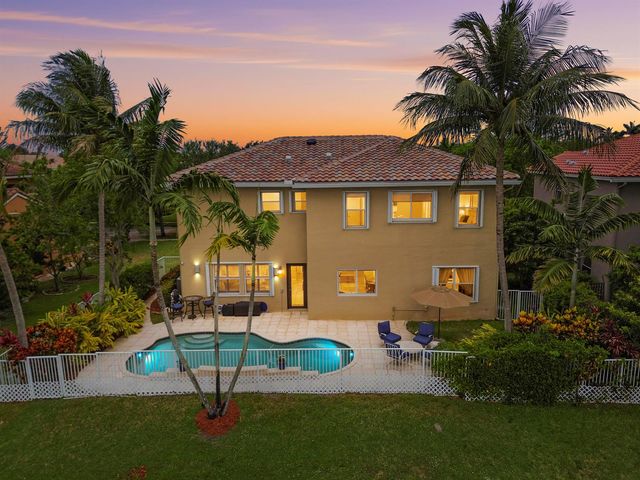 458 Cresta Circle, West Palm Beach, FL 33413