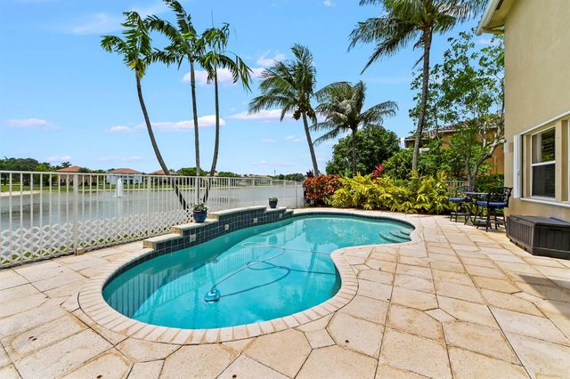 458 Cresta Circle, West Palm Beach, FL 33413