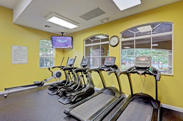 458 Cresta Circle, West Palm Beach, FL 33413