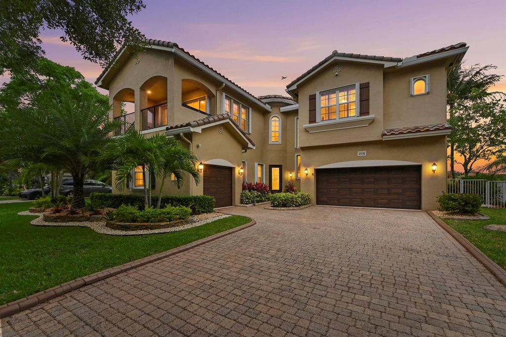 458 Cresta Circle, West Palm Beach, FL 33413