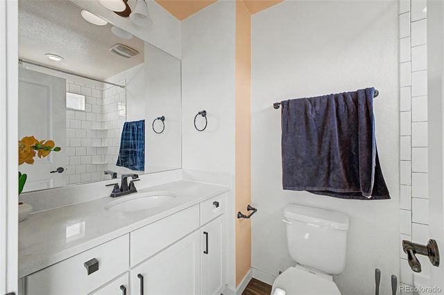 566 W Amherst Avenue, Englewood, CO 80110