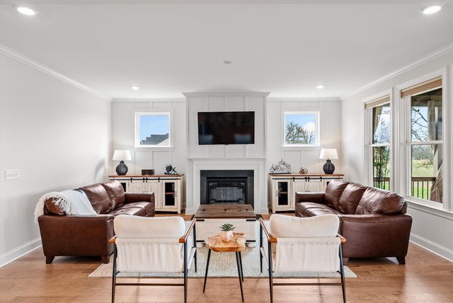 7065 Fiddlers Glen Dr, Arrington, TN 37014