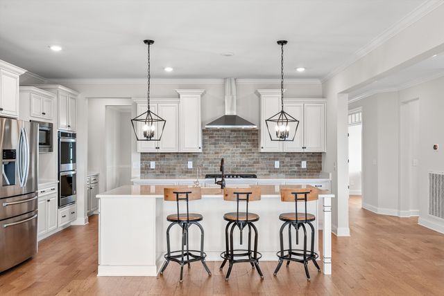 7065 Fiddlers Glen Dr, Arrington, TN 37014