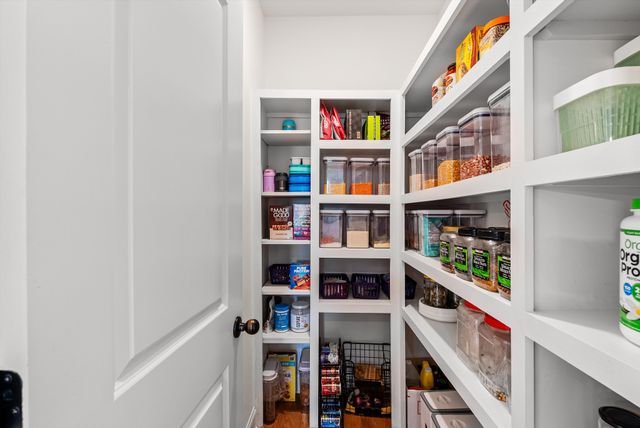 7065 Fiddlers Glen Dr, Arrington, TN 37014