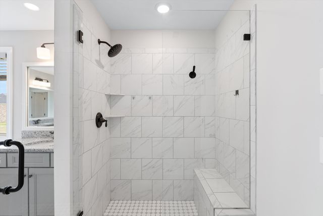 7065 Fiddlers Glen Dr, Arrington, TN 37014