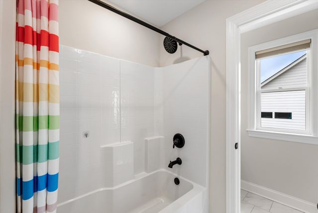 7065 Fiddlers Glen Dr, Arrington, TN 37014