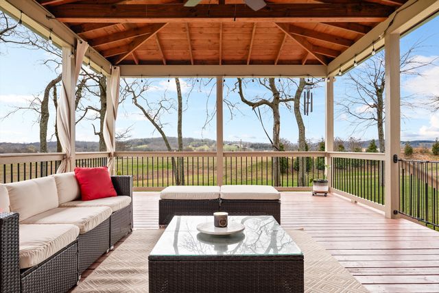 7065 Fiddlers Glen Dr, Arrington, TN 37014