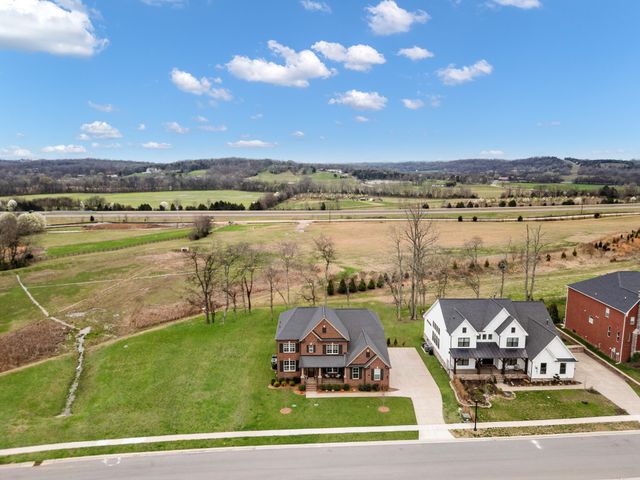 7065 Fiddlers Glen Dr, Arrington, TN 37014
