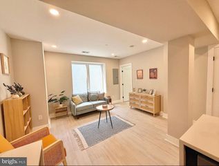 1806 D ST NE #1, Washington, DC 20002