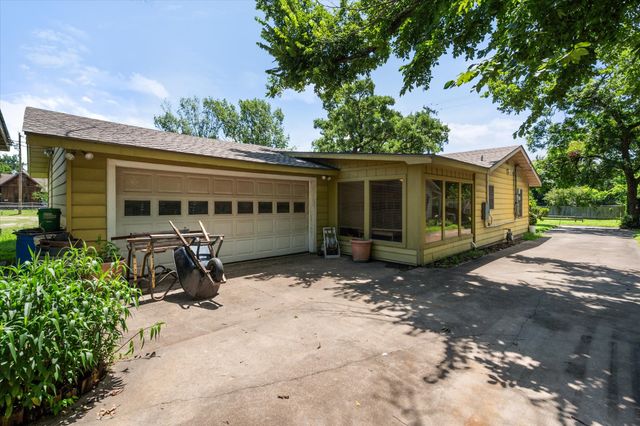 120 Woodland Avenue, Corsicana, TX 75110