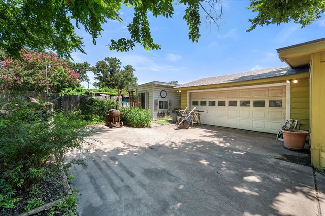 120 Woodland Avenue, Corsicana, TX 75110