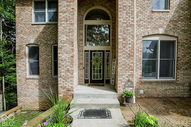 1040 Sullivans Ridge, Zionsville, IN 46077
