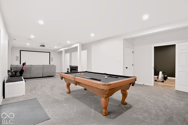 1040 Sullivans Ridge, Zionsville, IN 46077