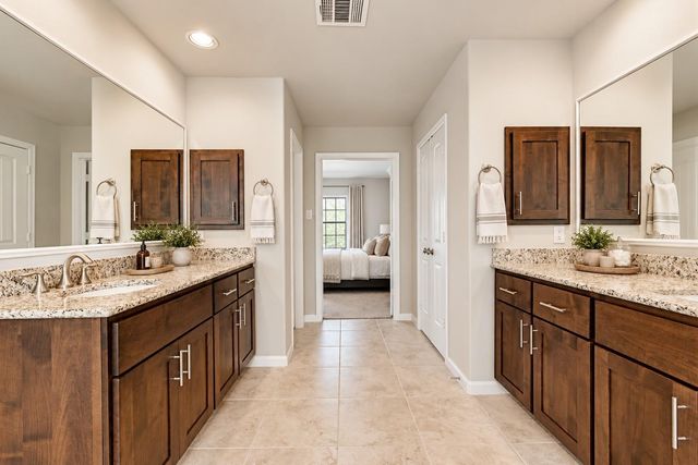 1154 W 10th Street, Houston, TX 77008