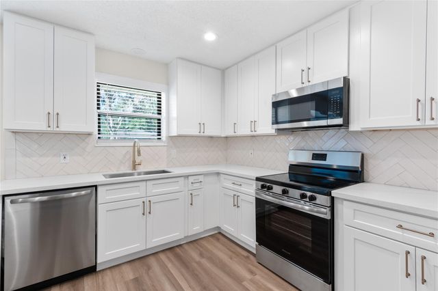 907 Avenue B, Sweeny, TX 77480