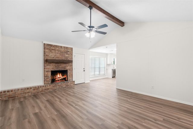 907 Avenue B, Sweeny, TX 77480