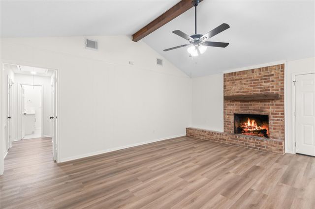 907 Avenue B, Sweeny, TX 77480