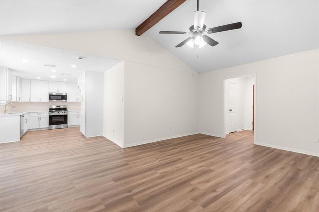 907 Avenue B, Sweeny, TX 77480