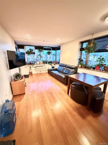 63-14 Queens Boulevard 3F, Woodside, NY 11377