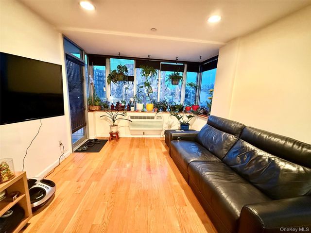 63-14 Queens Boulevard 3F, Woodside, NY 11377