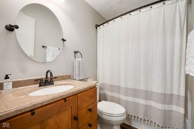 910 Stoner Drive, Anderson, IN 46013