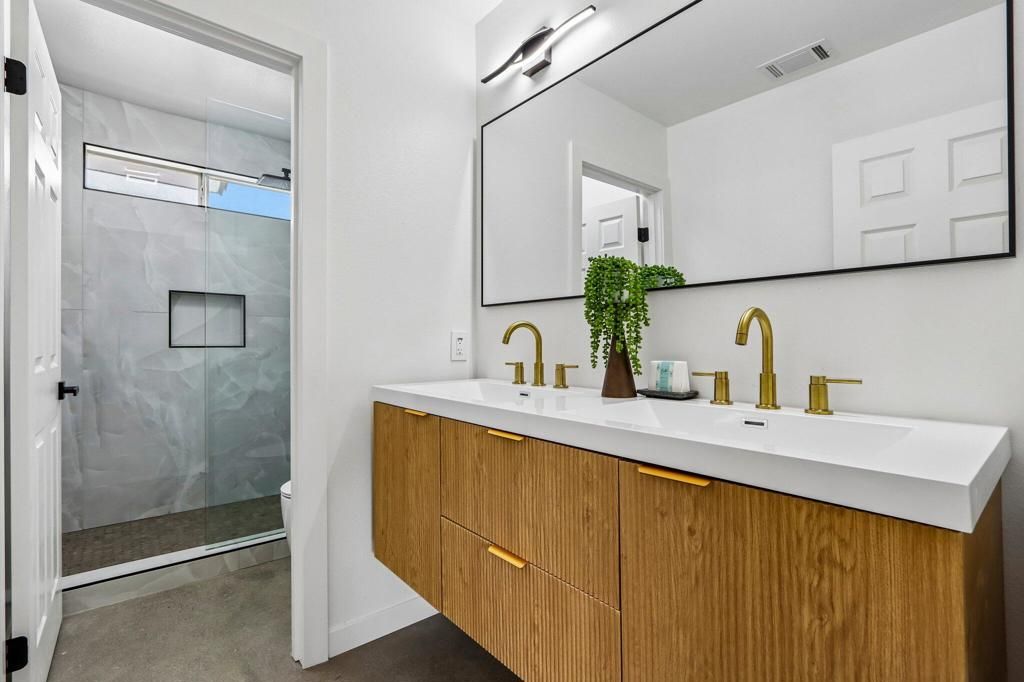 Image 18 of property listing at 1941 Marguerite Street, Palm Springs, CA 92264