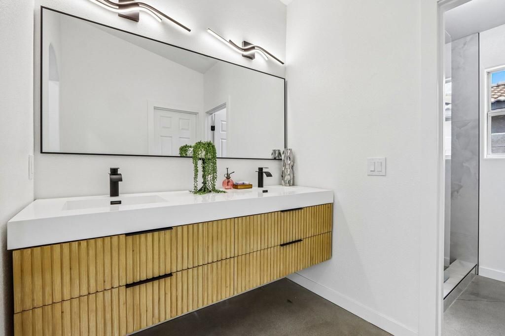 Image 23 of property listing at 1941 Marguerite Street, Palm Springs, CA 92264
