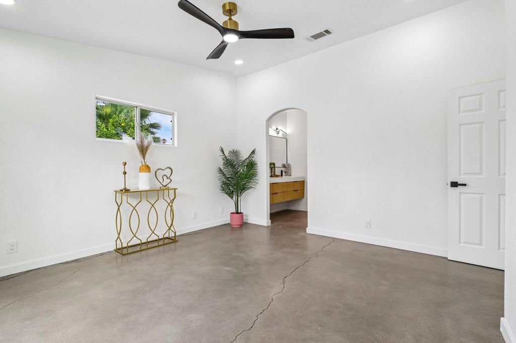 Image 26 of property listing at 1941 Marguerite Street, Palm Springs, CA 92264