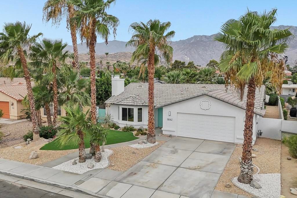 Image 4 of property listing at 1941 Marguerite Street, Palm Springs, CA 92264