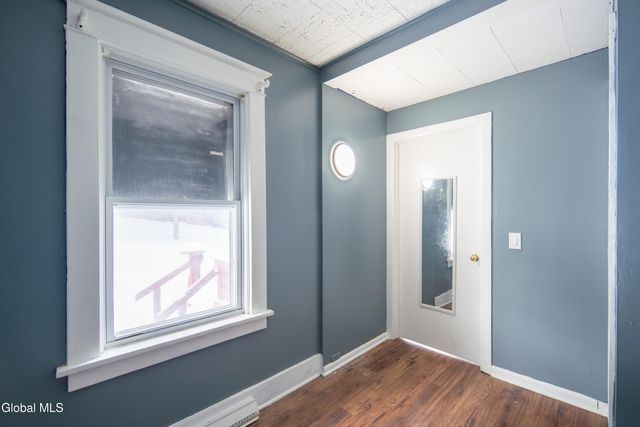 6 Utica Avenue, Colonie, NY 12110