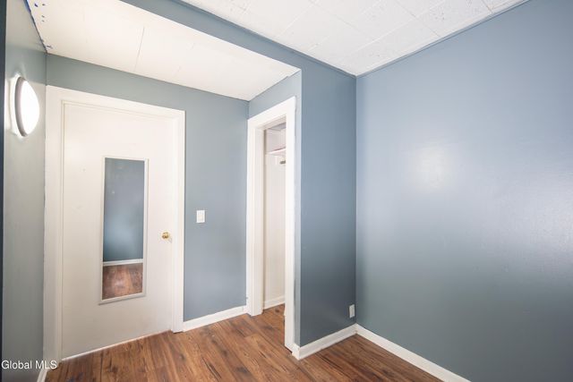 6 Utica Avenue, Colonie, NY 12110