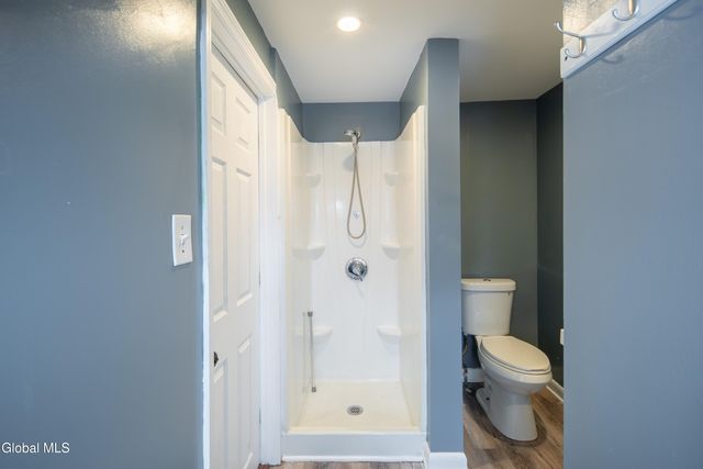 6 Utica Avenue, Colonie, NY 12110