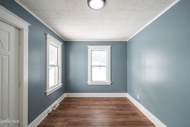 6 Utica Avenue, Colonie, NY 12110