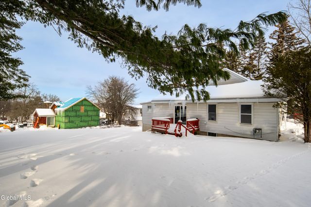 6 Utica Avenue, Colonie, NY 12110