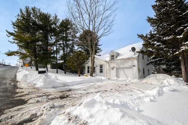 6 Utica Avenue, Colonie, NY 12110