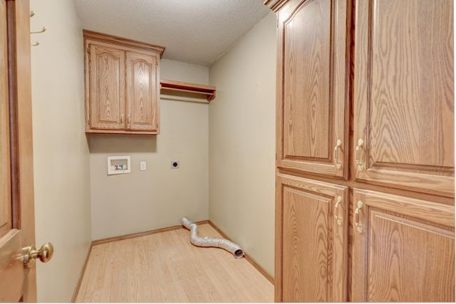 1211 E Airport Drive, Carthage, MO 64836