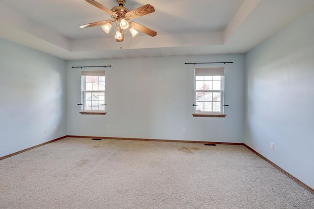 1211 E Airport Drive, Carthage, MO 64836